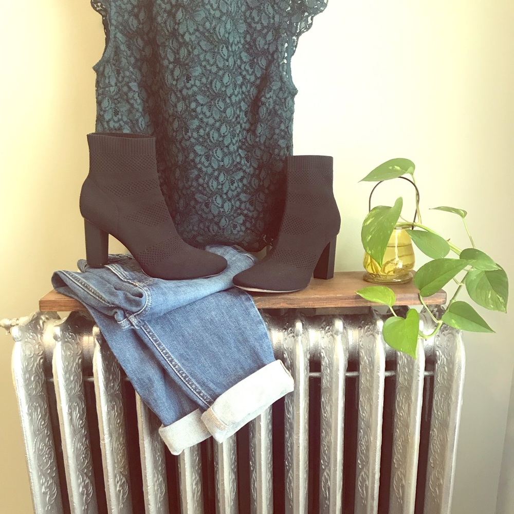 NWOT Zara black boots - stretch “sock” booties